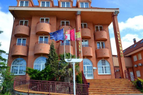  Hotel Avenida III  Вильядангос-дель-Парамо